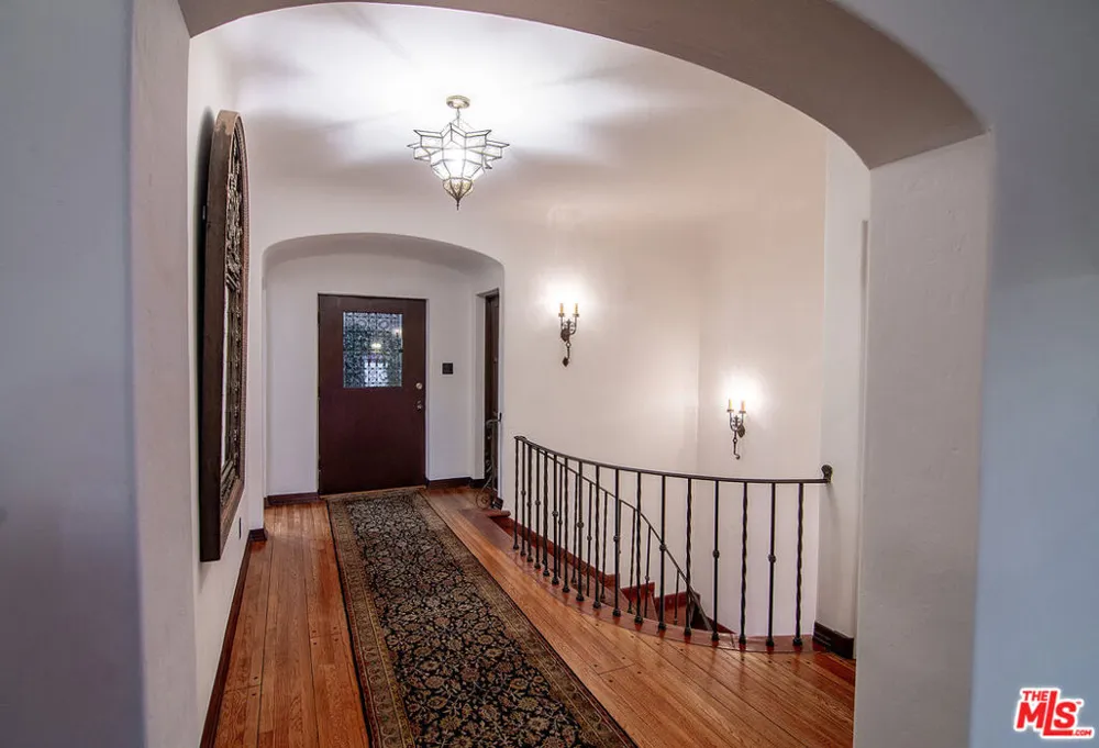 3475 Knoll Drive Los Angeles, CA 90068