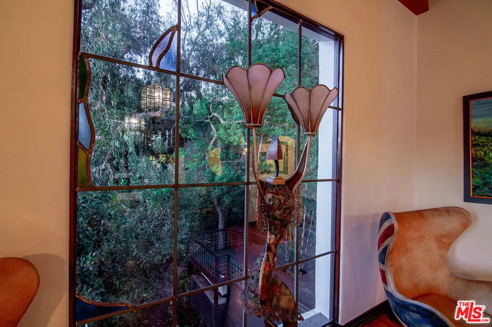 3475 Knoll Drive Los Angeles, CA 90068