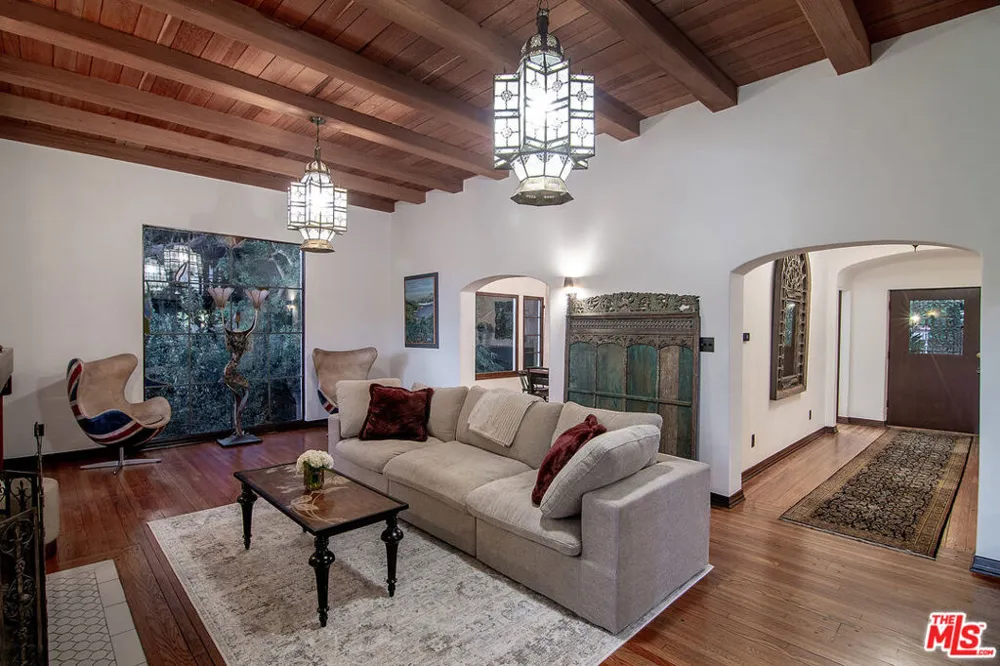 3475 Knoll Drive Los Angeles, CA 90068