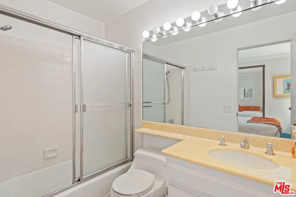 310 Tahiti Way #103 Marina del Rey, CA 90292