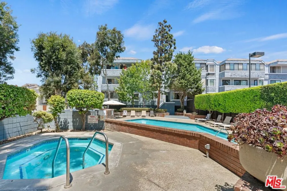 310 Tahiti Way #103 Marina del Rey, CA 90292