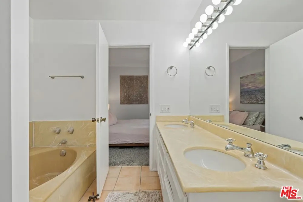 310 Tahiti Way #103 Marina del Rey, CA 90292