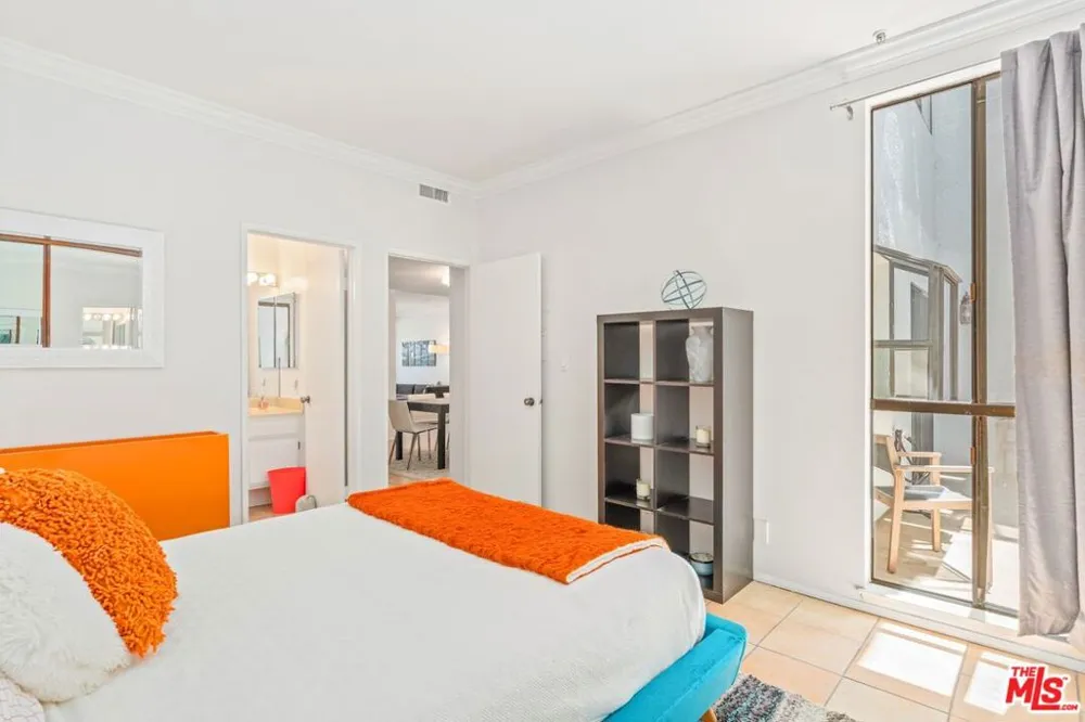 310 Tahiti Way #103 Marina del Rey, CA 90292