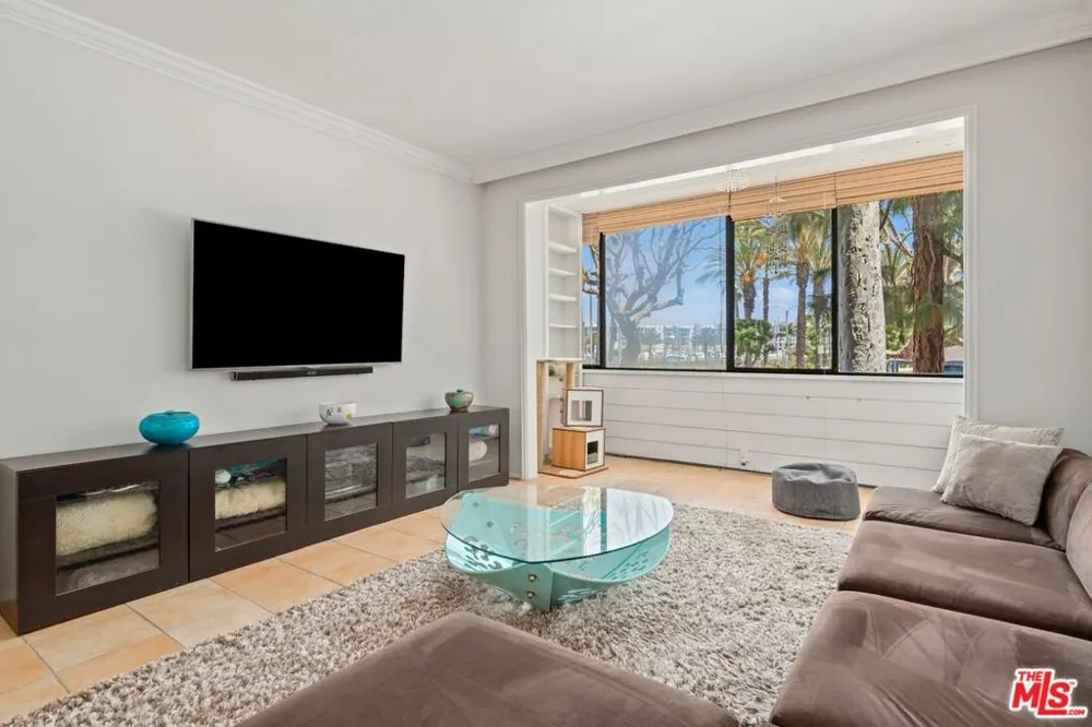 310 Tahiti Way #103 Marina del Rey, CA 90292