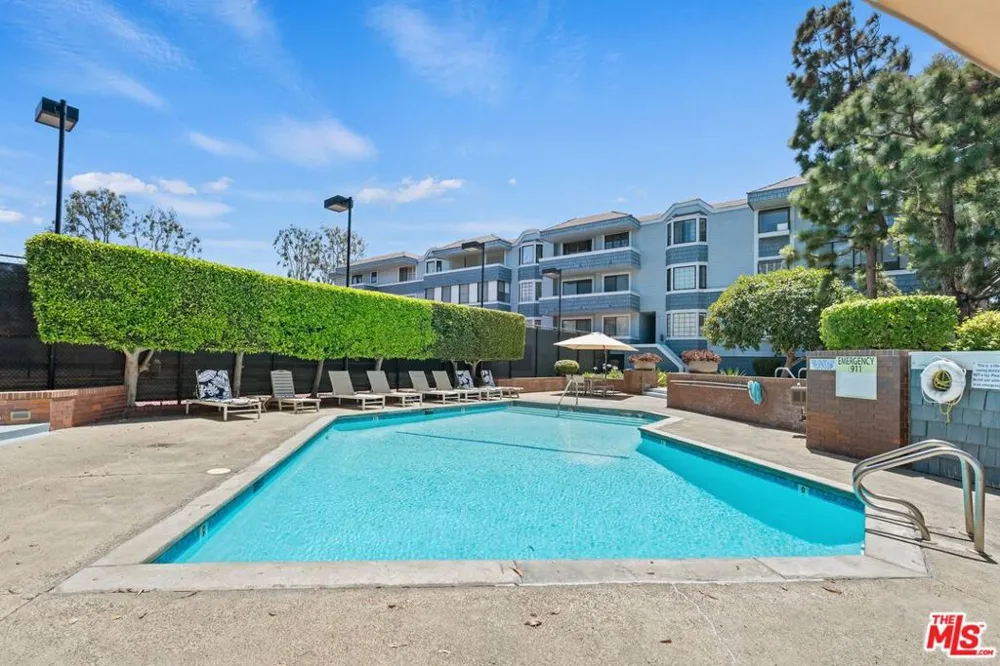 310 Tahiti Way #103 Marina del Rey, CA 90292