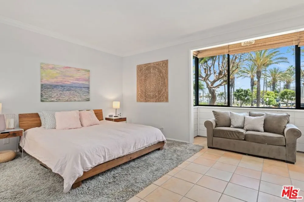 310 Tahiti Way #103 Marina del Rey, CA 90292