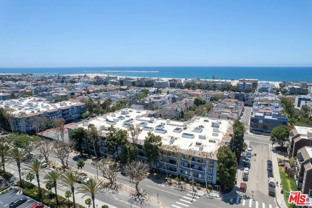 310 Tahiti Way #103 Marina del Rey, CA 90292
