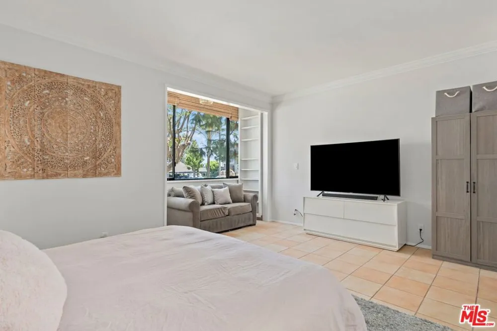 310 Tahiti Way #103 Marina del Rey, CA 90292