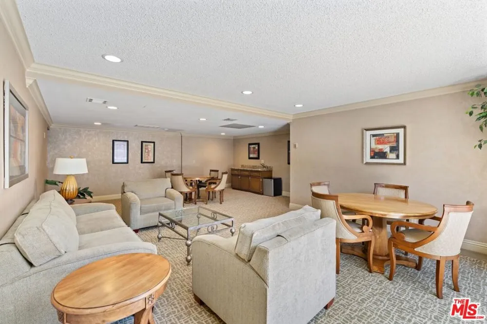 310 Tahiti Way #103 Marina del Rey, CA 90292