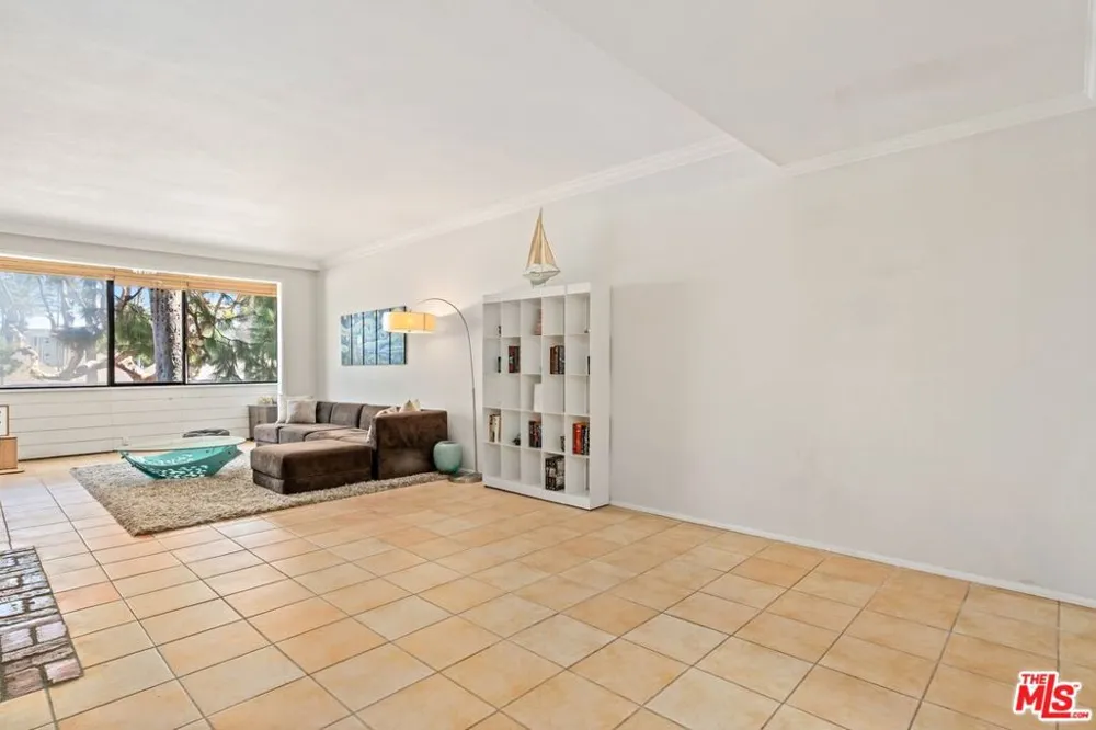 310 Tahiti Way #103 Marina del Rey, CA 90292