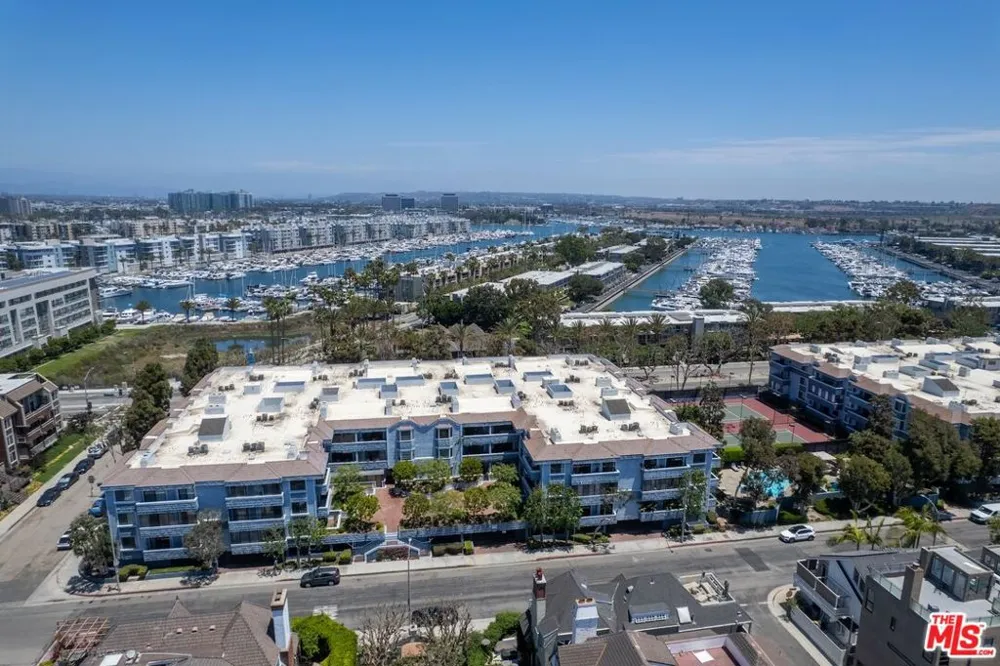 310 Tahiti Way #103 Marina del Rey, CA 90292
