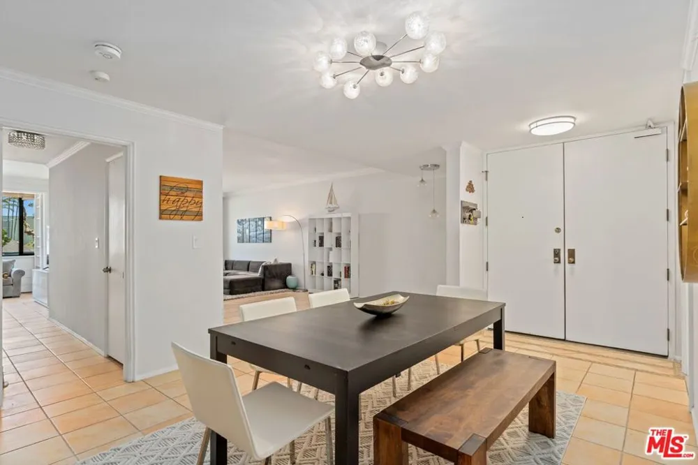 310 Tahiti Way #103 Marina del Rey, CA 90292