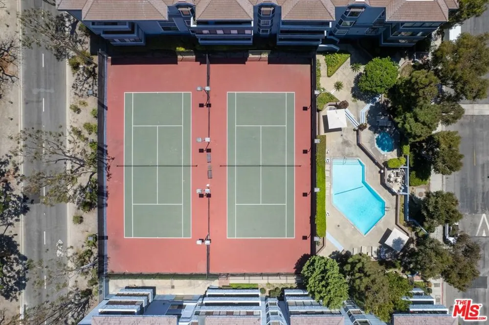 310 Tahiti Way #103 Marina del Rey, CA 90292