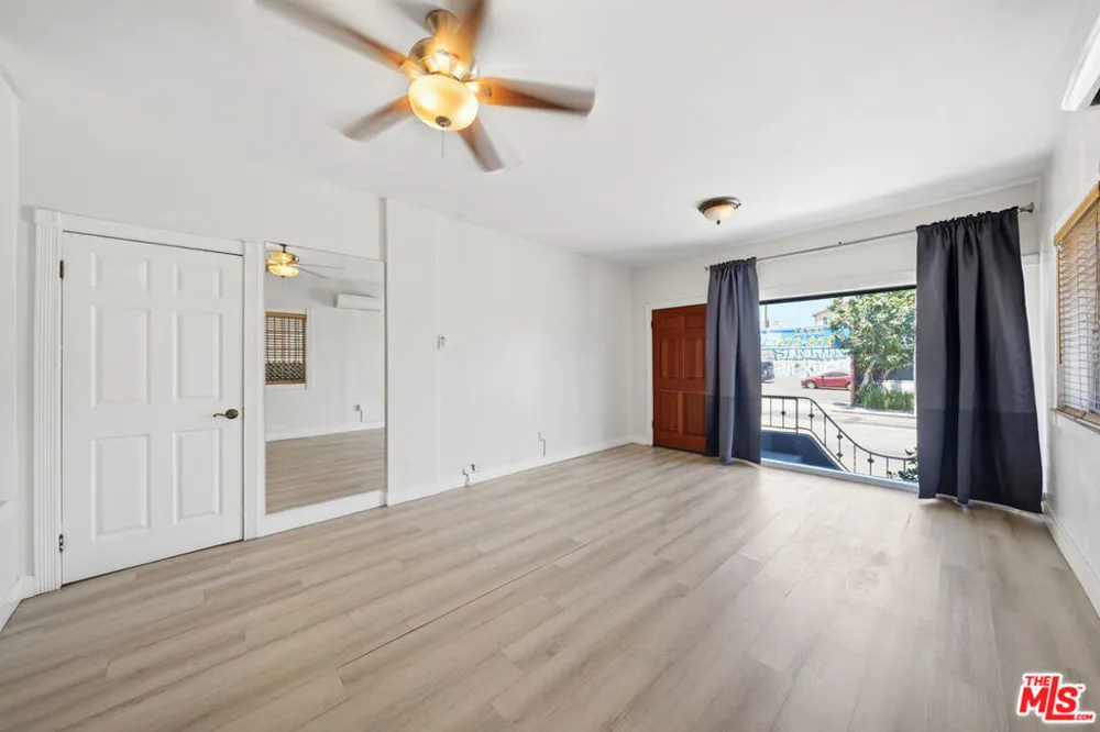 5754 Melrose Avenue Los Angeles, CA 90038