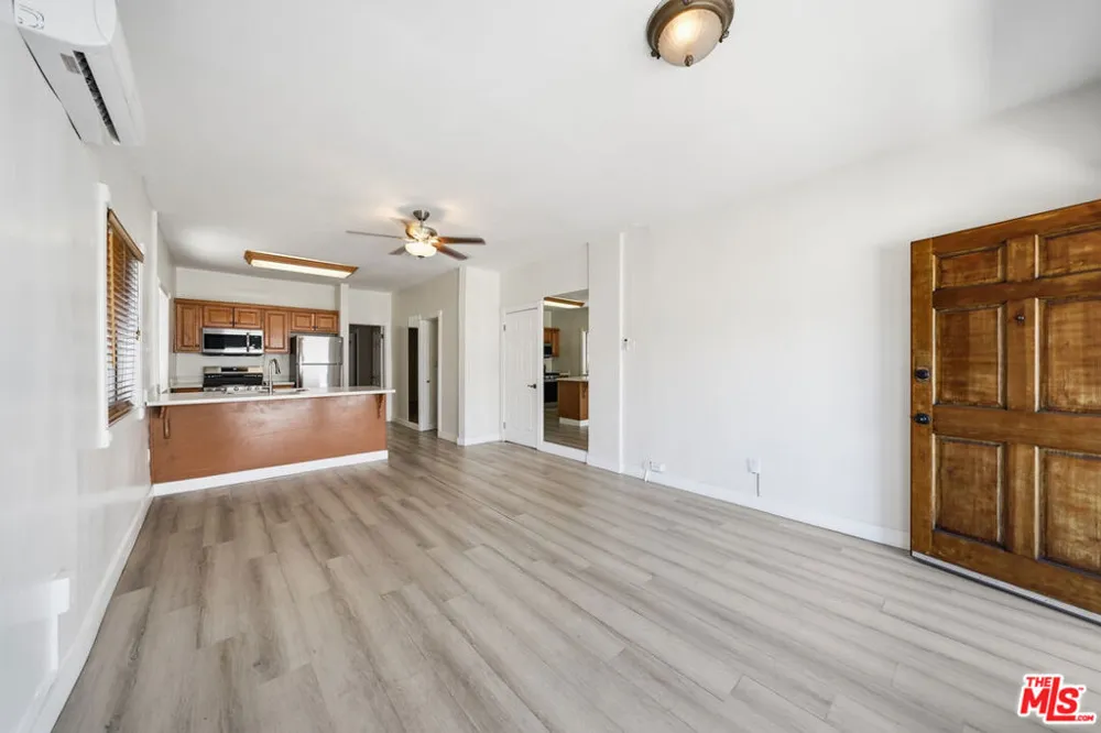 5754 Melrose Avenue Los Angeles, CA 90038