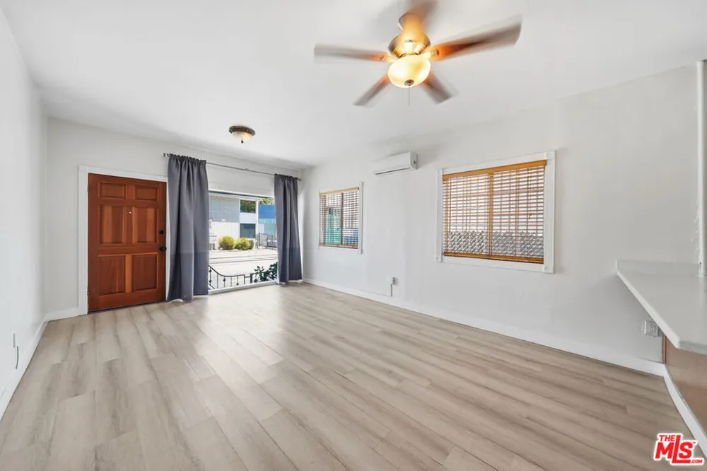 5754 Melrose Avenue Los Angeles, CA 90038