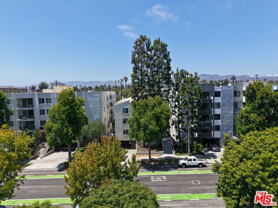 311 Montana Avenue #302 Santa Monica, CA 90403
