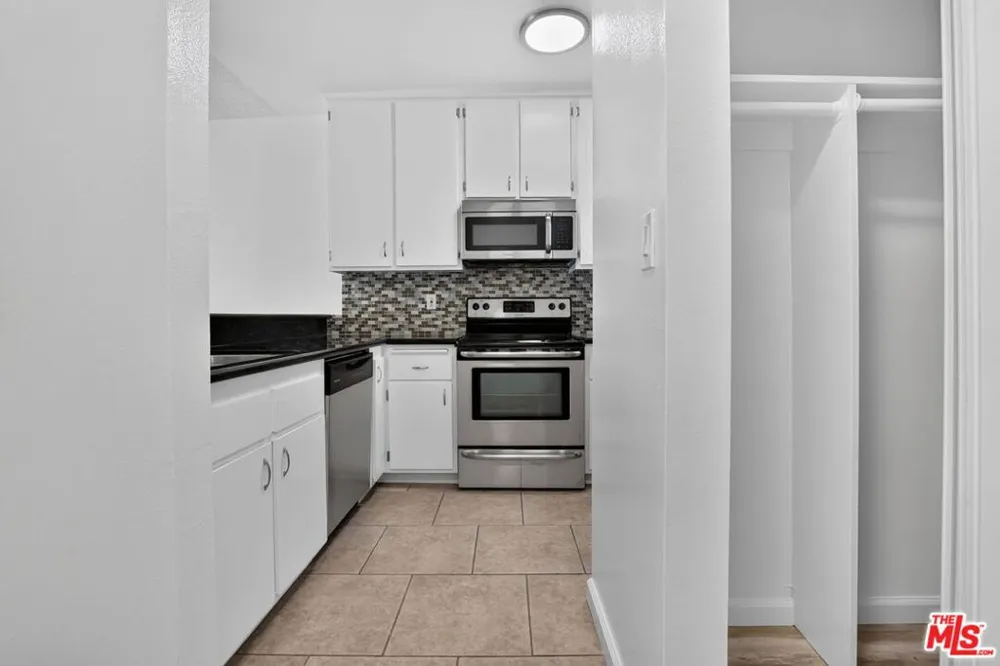311 Montana Avenue #302 Santa Monica, CA 90403