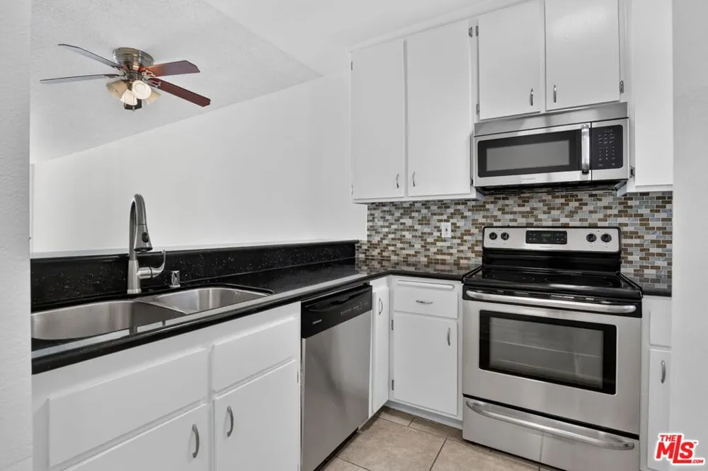 311 Montana Avenue #302 Santa Monica, CA 90403
