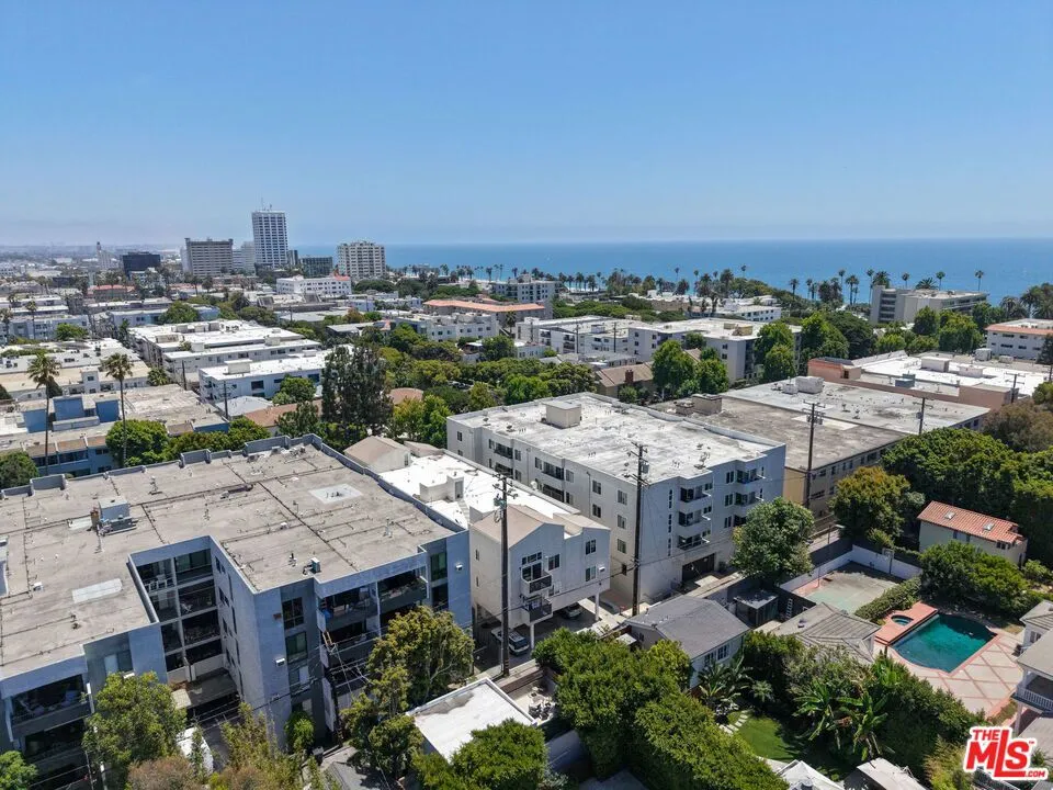 311 Montana Avenue #302 Santa Monica, CA 90403