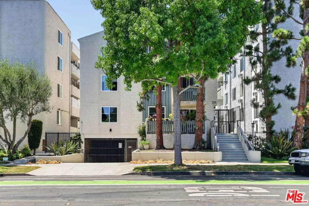 311 Montana Avenue #302 Santa Monica, CA 90403