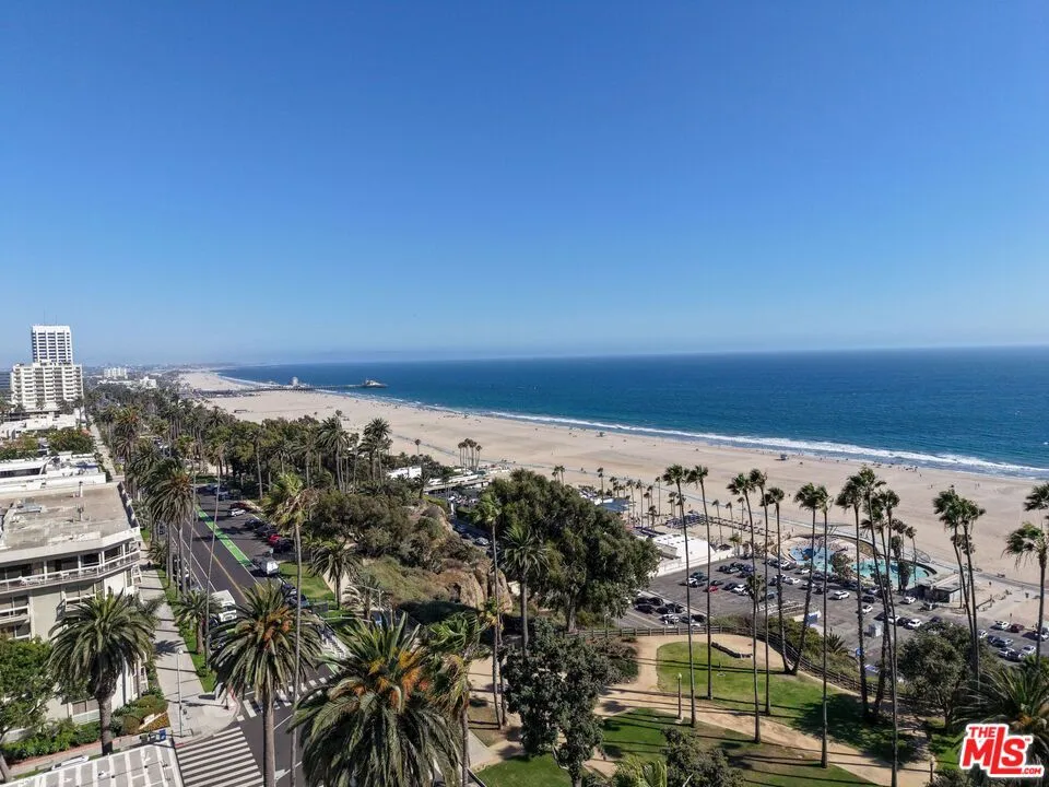 311 Montana Avenue #302 Santa Monica, CA 90403