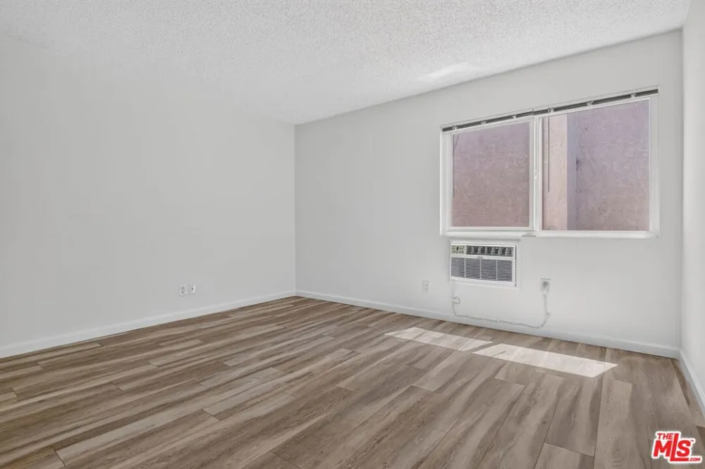 311 Montana Avenue #302 Santa Monica, CA 90403