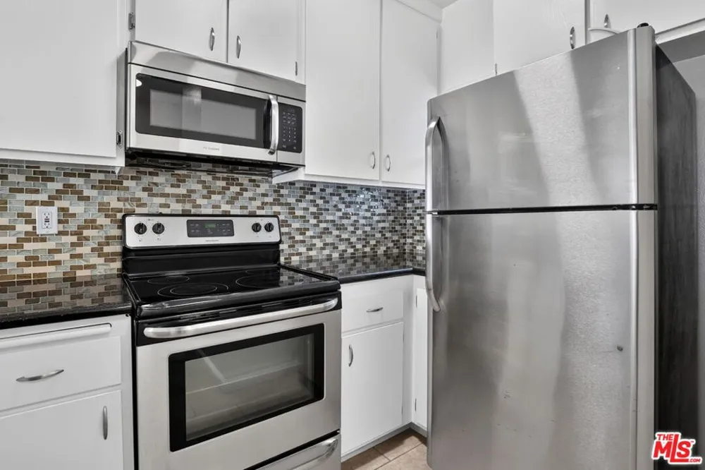 311 Montana Avenue #302 Santa Monica, CA 90403