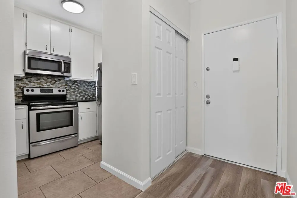 311 Montana Avenue #302 Santa Monica, CA 90403