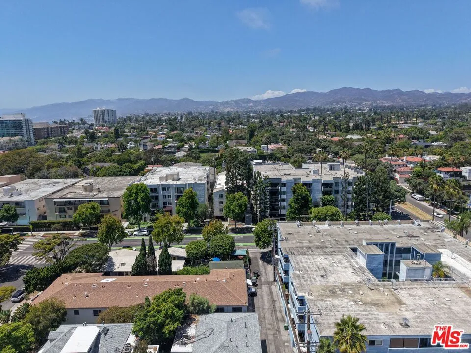 311 Montana Avenue #302 Santa Monica, CA 90403
