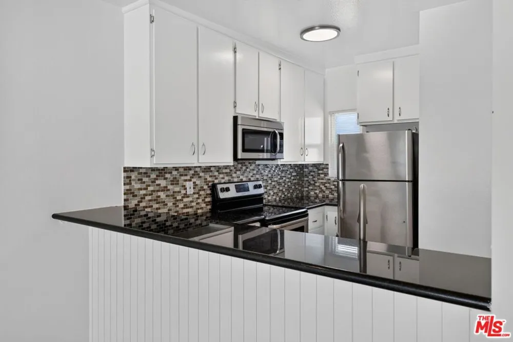 311 Montana Avenue #302 Santa Monica, CA 90403