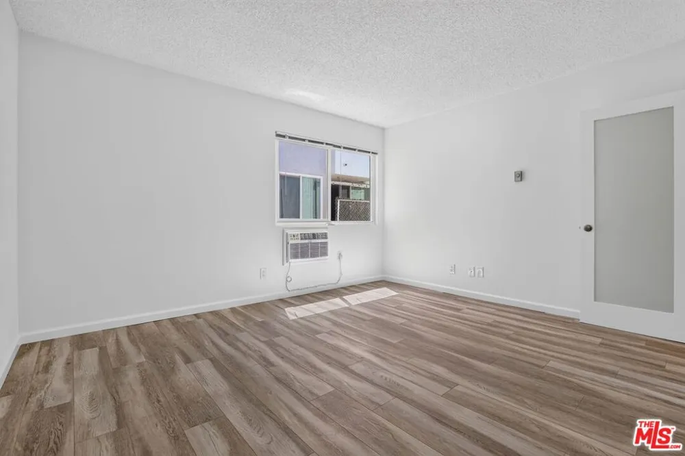 311 Montana Avenue #302 Santa Monica, CA 90403
