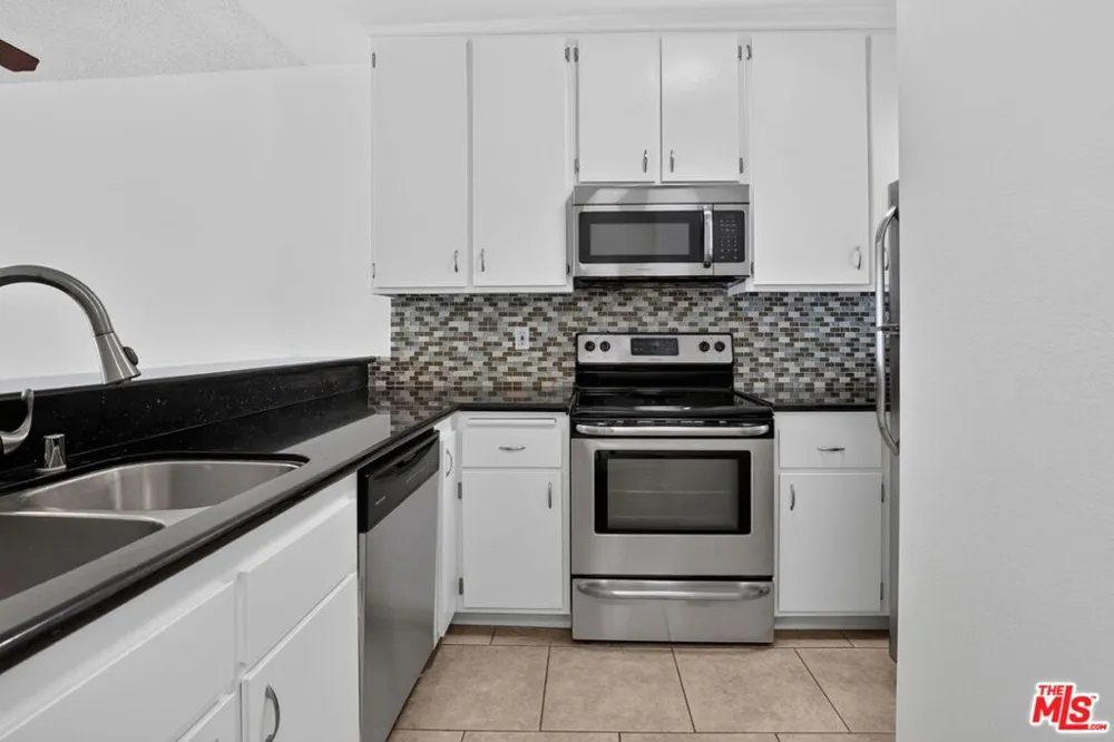 311 Montana Avenue #302 Santa Monica, CA 90403