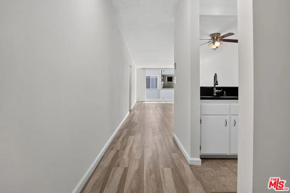 311 Montana Avenue #302 Santa Monica, CA 90403