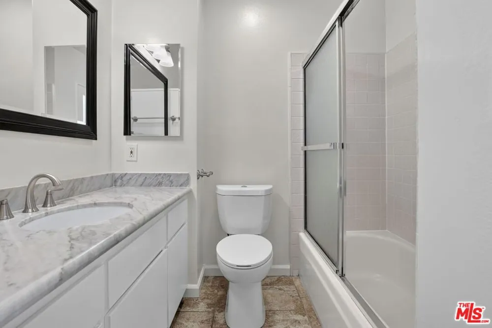 311 Montana Avenue #302 Santa Monica, CA 90403