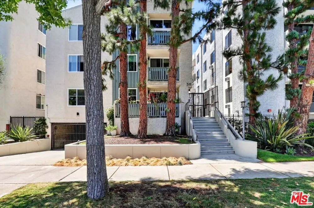 311 Montana Avenue #302 Santa Monica, CA 90403