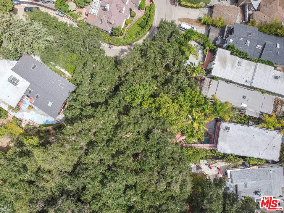 Crescent Drive Los Angeles, CA 90046