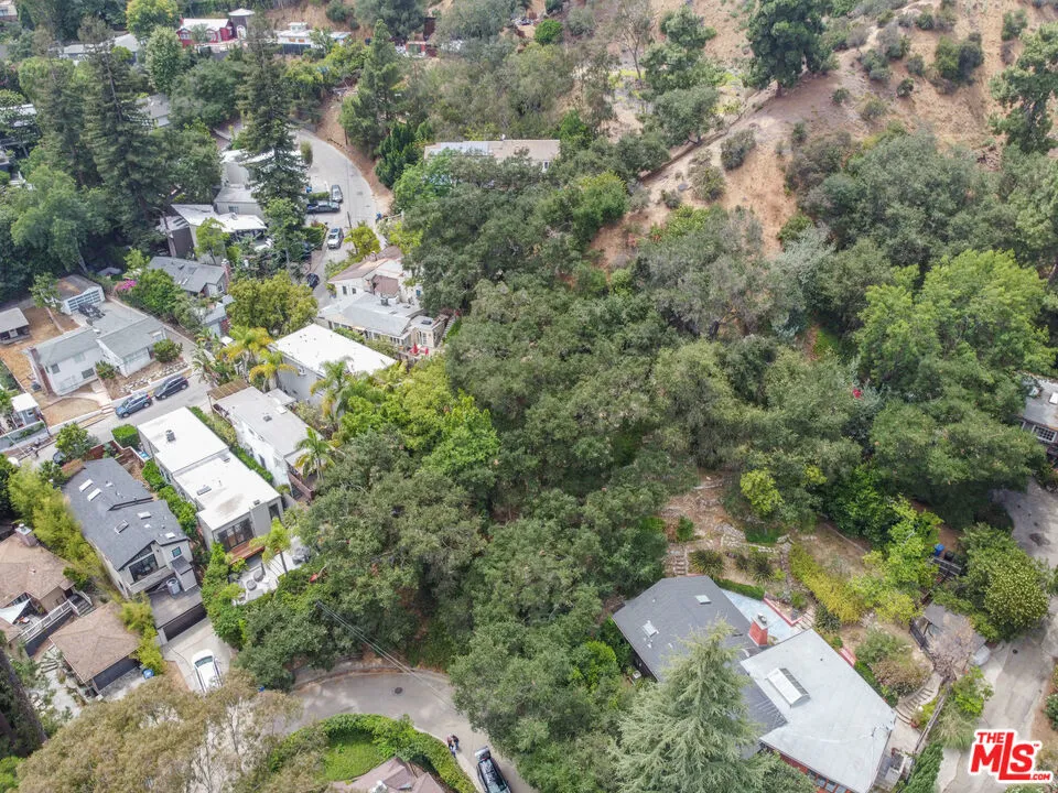 Crescent Drive Los Angeles, CA 90046