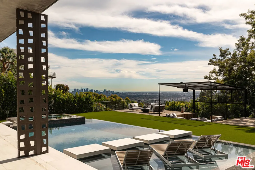 1772 Crescent Heights Boulevard Los Angeles, CA 90069