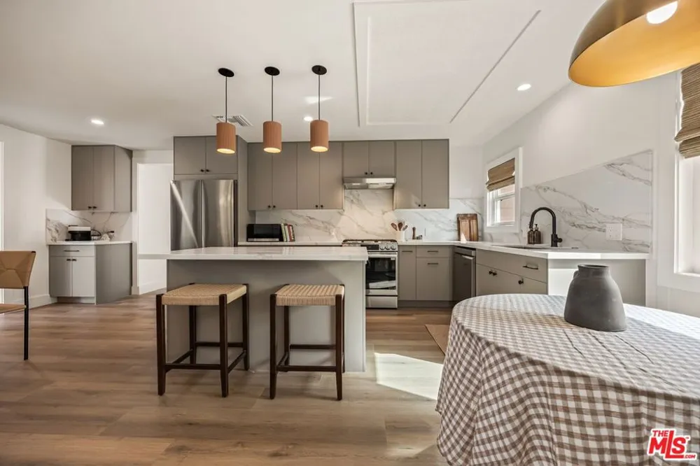 107 Alto Drive Oak View, CA 93022