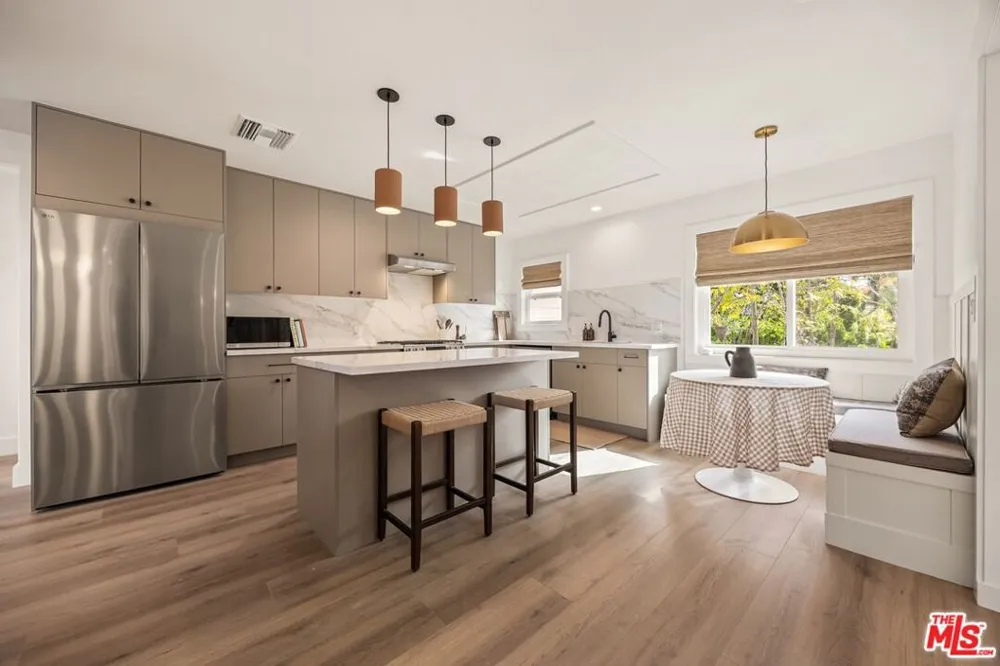 107 Alto Drive Oak View, CA 93022