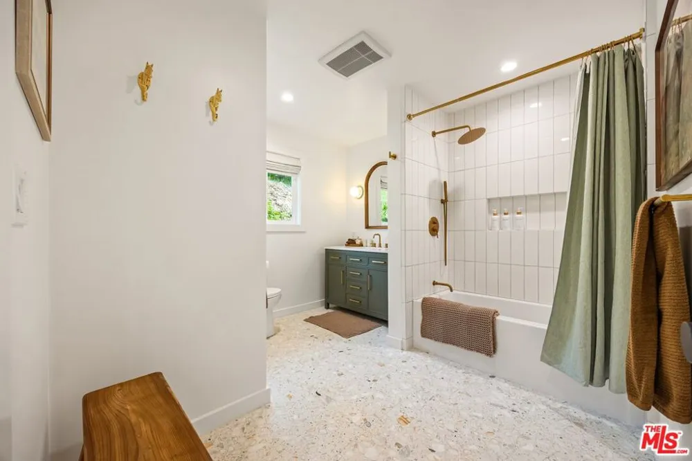 107 Alto Drive Oak View, CA 93022