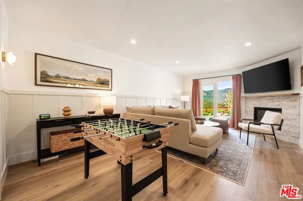 107 Alto Drive Oak View, CA 93022