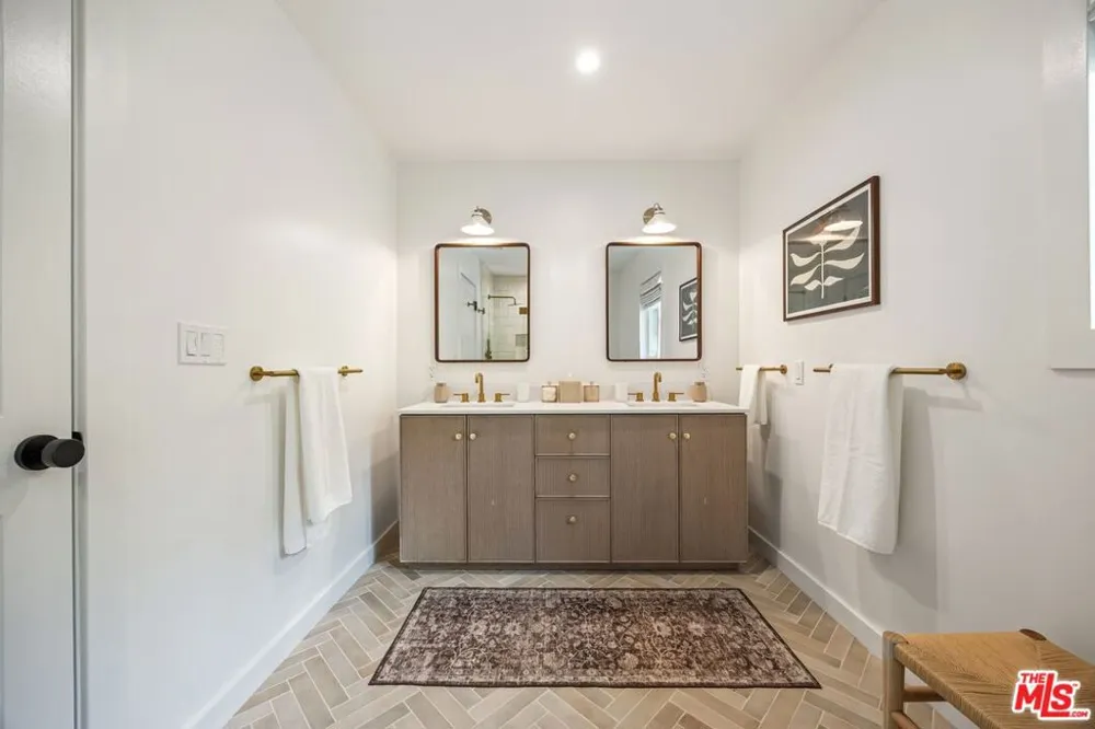 107 Alto Drive Oak View, CA 93022