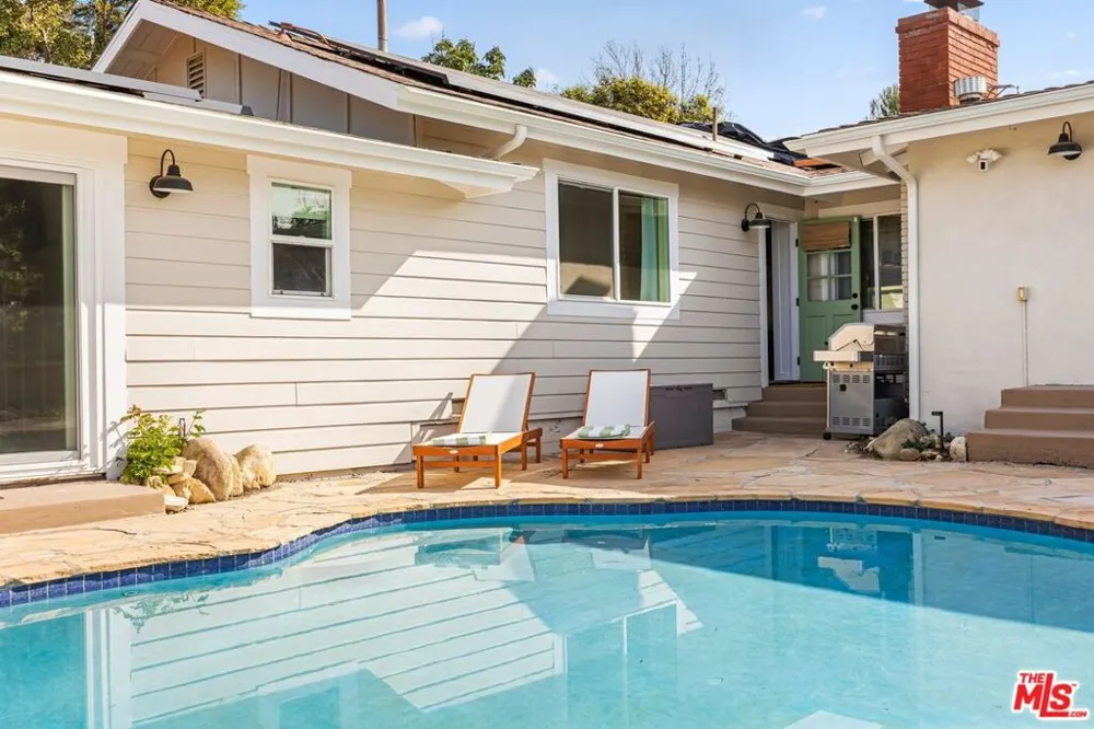 107 Alto Drive Oak View, CA 93022