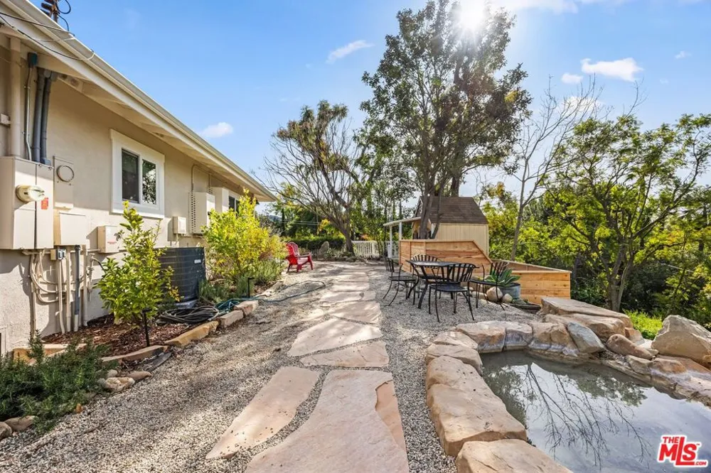 107 Alto Drive Oak View, CA 93022
