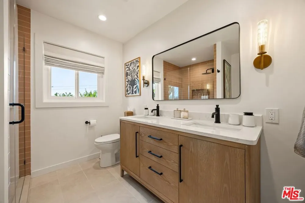 107 Alto Drive Oak View, CA 93022