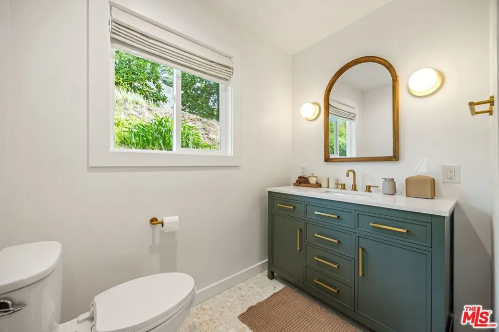 107 Alto Drive Oak View, CA 93022