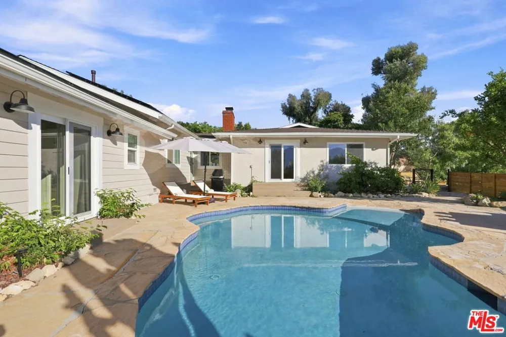 107 Alto Drive Oak View, CA 93022