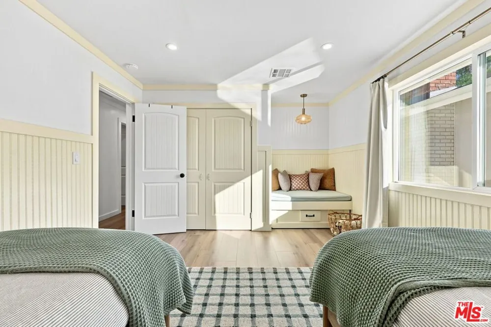 107 Alto Drive Oak View, CA 93022